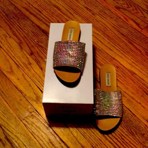 Shoes - Picture 1 of 4